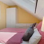 Joos Boardinghouse * 라돌프젤암보덴시