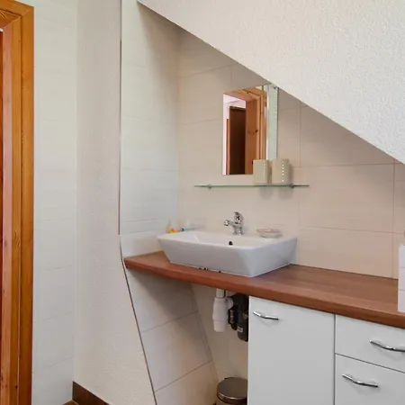 Joos Boardinghouse رادولفزيل ام بوندنز